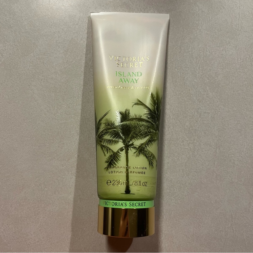 💚 Victoria’s Secret Island Away Fragrance Lotion